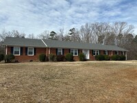 Building Photo - 4BR 2.5 Brick Ranch on a One Acre Lot