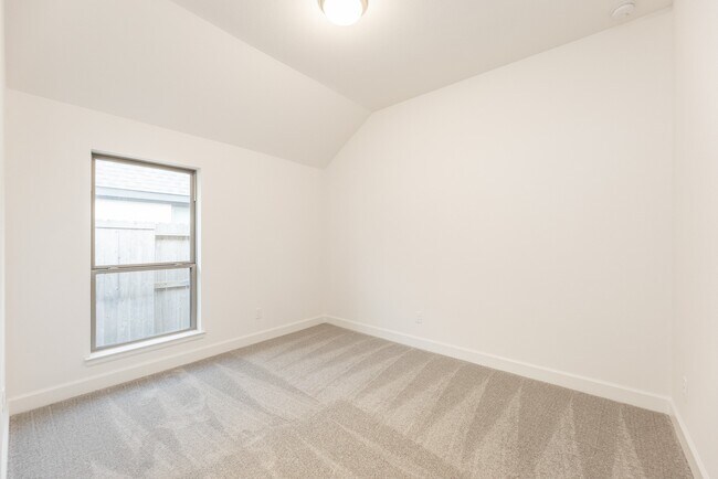 Building Photo - 2802 Sweet Honey Ln