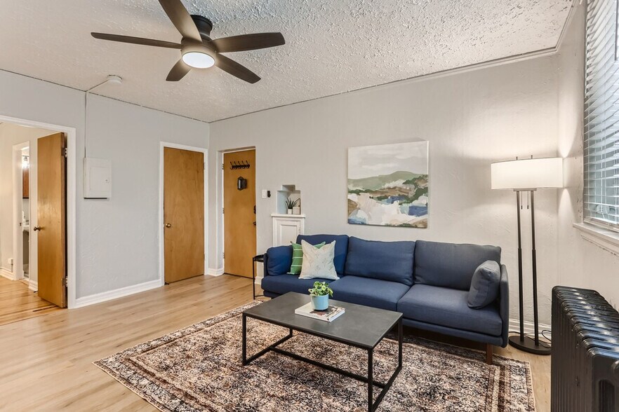 Primary Photo - 1666 Detroit St