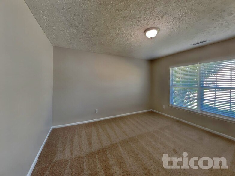 Building Photo - 2037 Red Jacket Trace