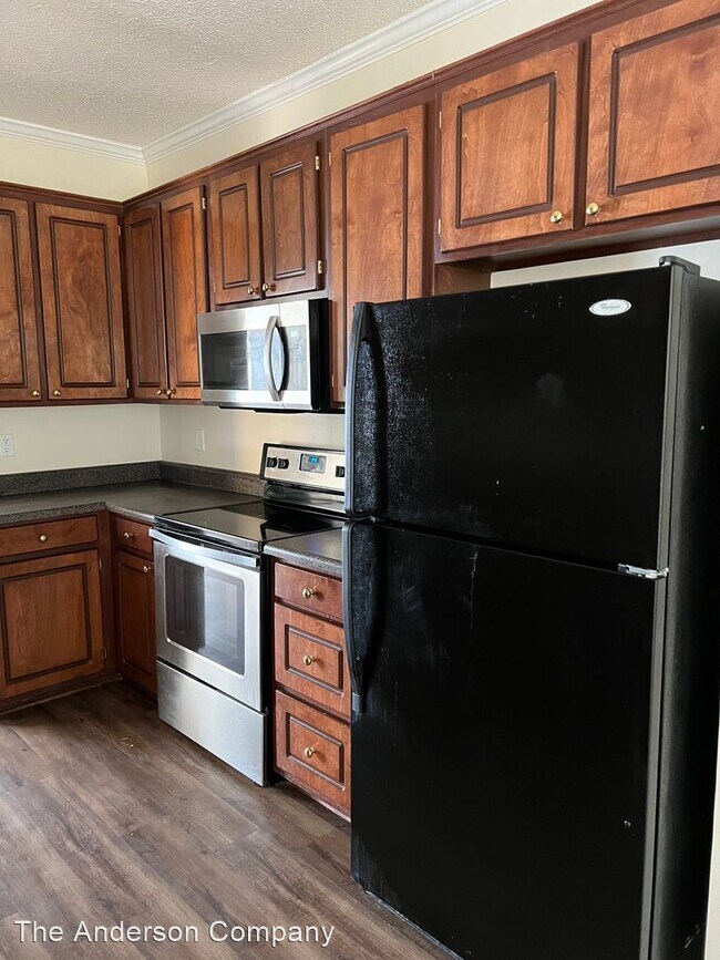 Building Photo - 3 br, 2 bath House - 197 Hedgerow Drive