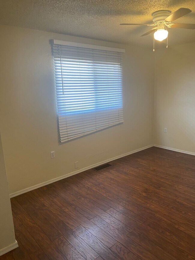 Building Photo - Sparkman Triplex
