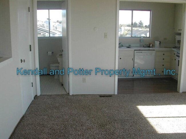 Building Photo - Great 3 Bedroom La Selva Beach House With ...
