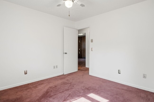 Building Photo - 1721 Plank Dr