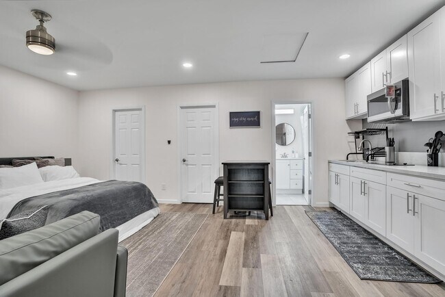 Building Photo - 3784 Nectarine Cir