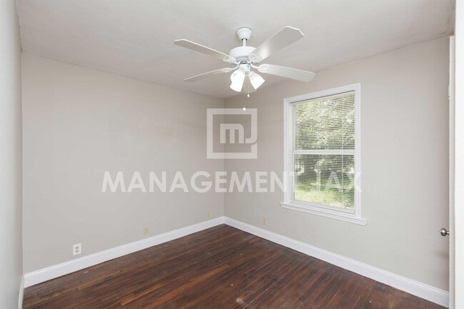 Building Photo - 1458 Royal Ct Ln