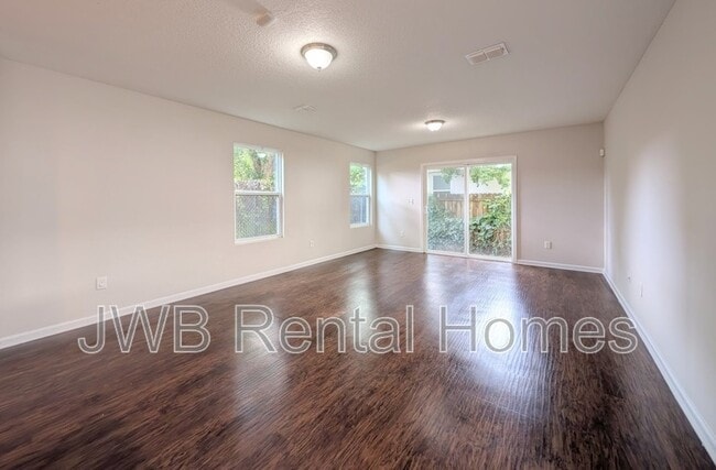 Building Photo - 8950 Dandy Ave