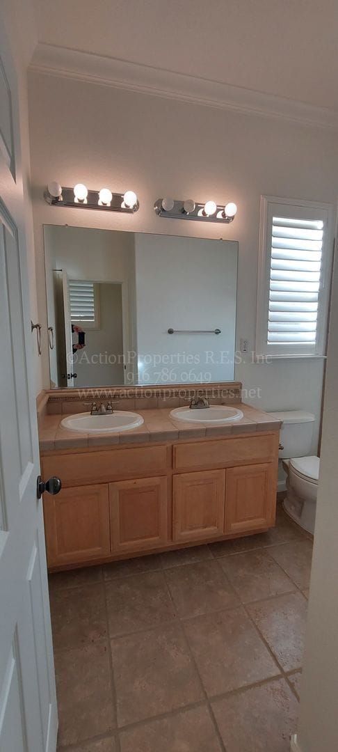 Building Photo - Rocklin  Highland Park  3 bedroom 2 bathroom, Great Room Floor Plan with Tile Flooring,  Fenced Yard