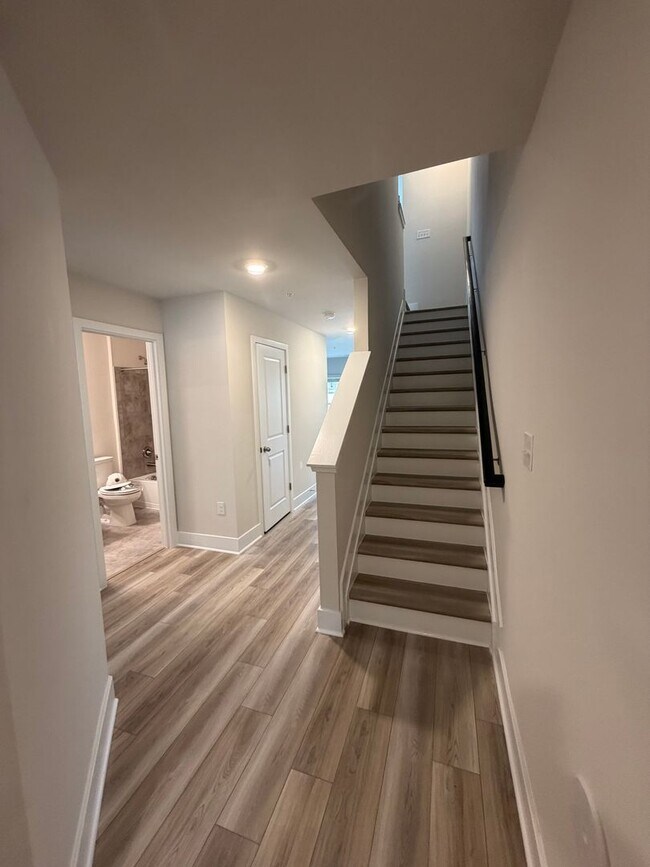 Building Photo - Newly Constructed 3bed/3.5 Bath townhome available in Fall!