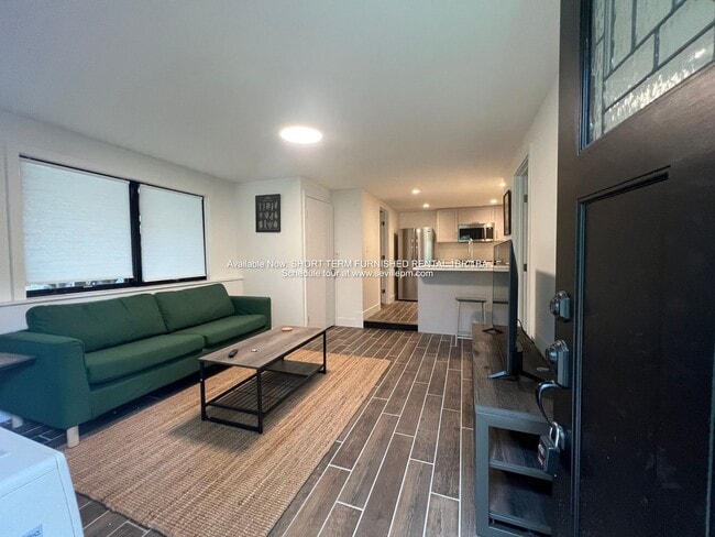 Building Photo - AVAILABLE SHORT TERM RENTAL BOOKING (end 3...