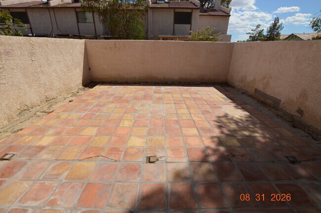 Building Photo - 5265 Child Ct