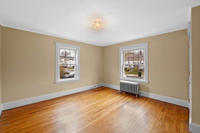 Building Photo - 38 Raymond Rd