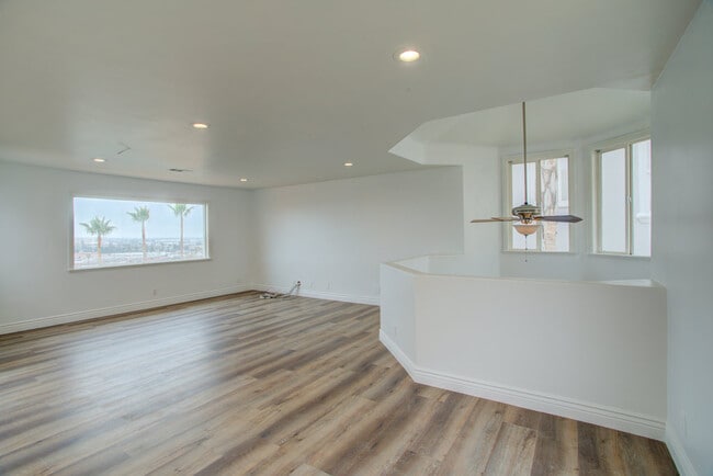 Building Photo - 4318 Mesa St