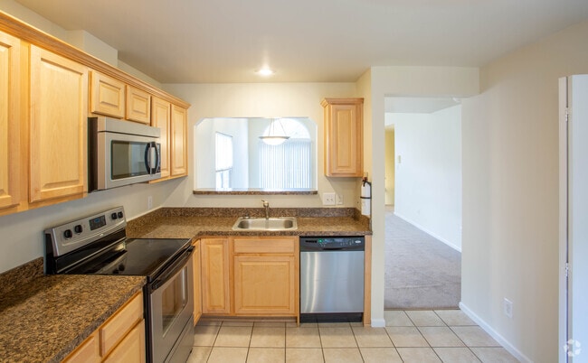 2 BR, 2 Bath Apartment / Kitchen