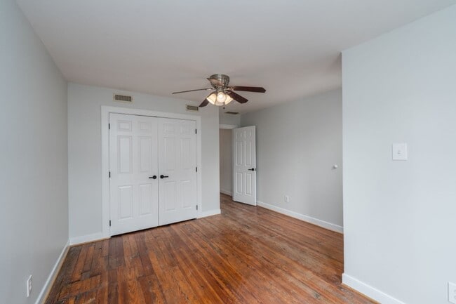 Building Photo - 5 N Linwood Ave