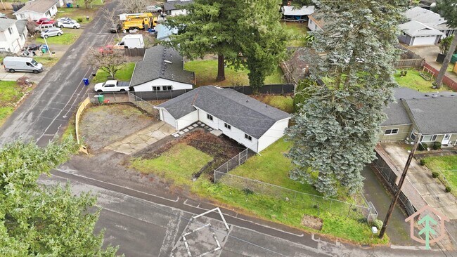 Building Photo - 2004 SE 143rd Ave