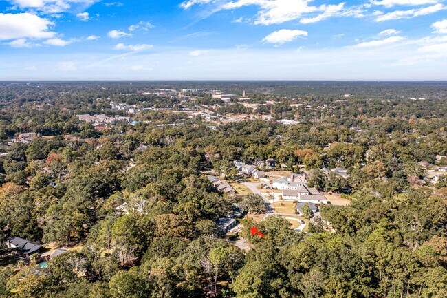 Building Photo - 2/2 with carport - fenced backyard