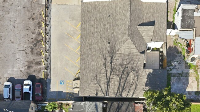 Building Photo - 3911 Fulton St