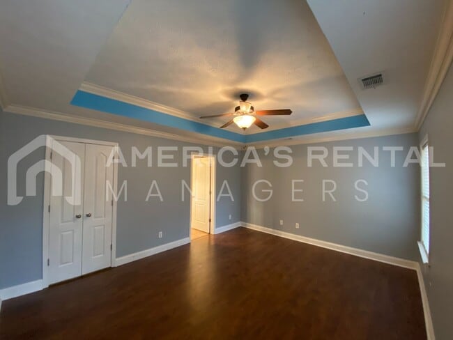 Building Photo - 6253 Sycamore Dr