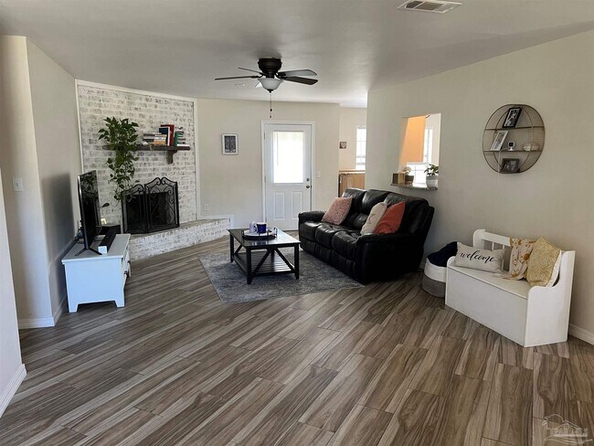 Building Photo - 4207 Cherry Laurel Dr