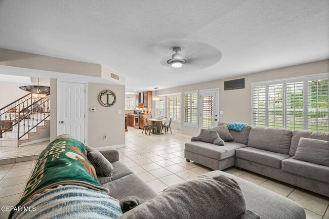 Building Photo - 6052 Bandolero Dr