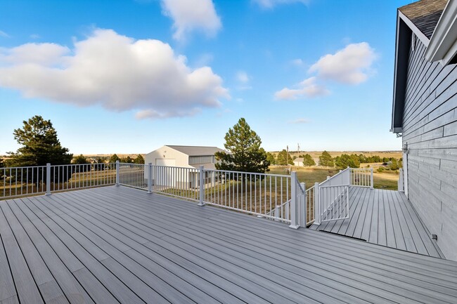 Building Photo - Peaceful Country 4 Bed, 3 Bath Home in Eli...