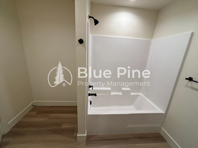 Building Photo - 2384 Caliber Pl