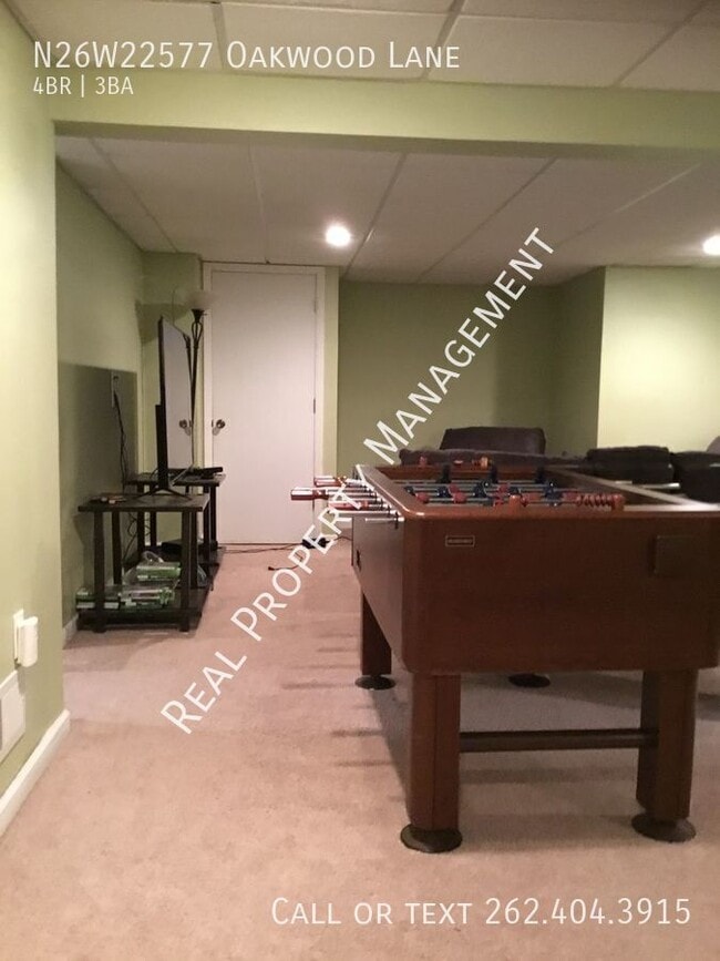 Building Photo - N26W22577 Oakwood Ln