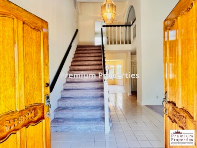 Building Photo - 1762 Oro Valley Cir