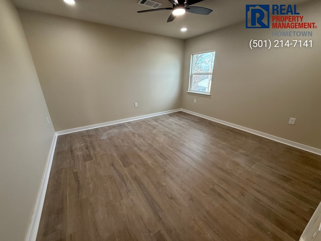 Building Photo - 1812 Sanford Dr