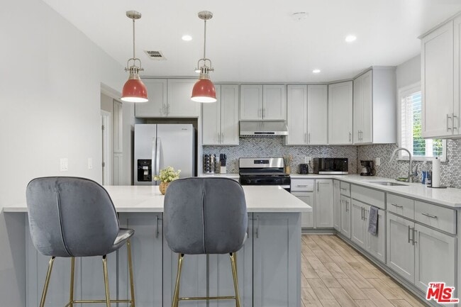 Building Photo - 2975 W Ave 33