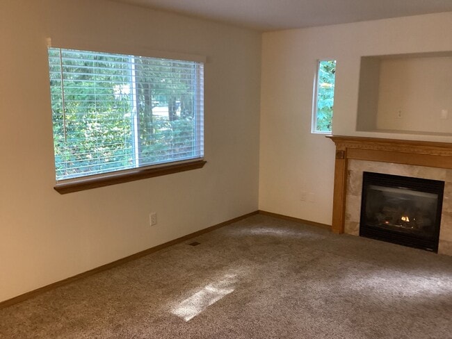 Building Photo - Spacious 3-Bedroom Home for Rent in Camas