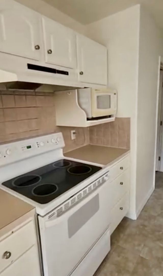 Building Photo - Adorable 3 bed 2 bath Meridian home just o...