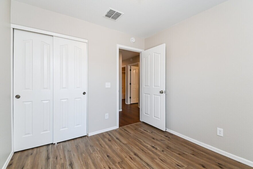 Building Photo - 3787 E Bright View St