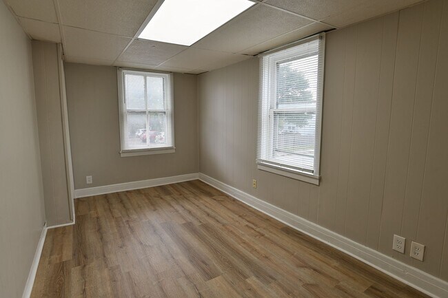 Building Photo - 226 W Simpson St