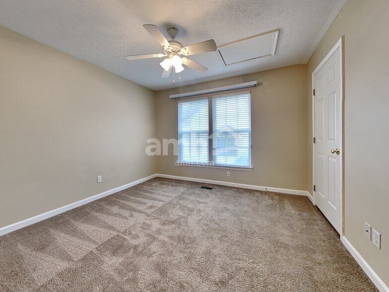 Building Photo - 8000 Trinity Shore Cir