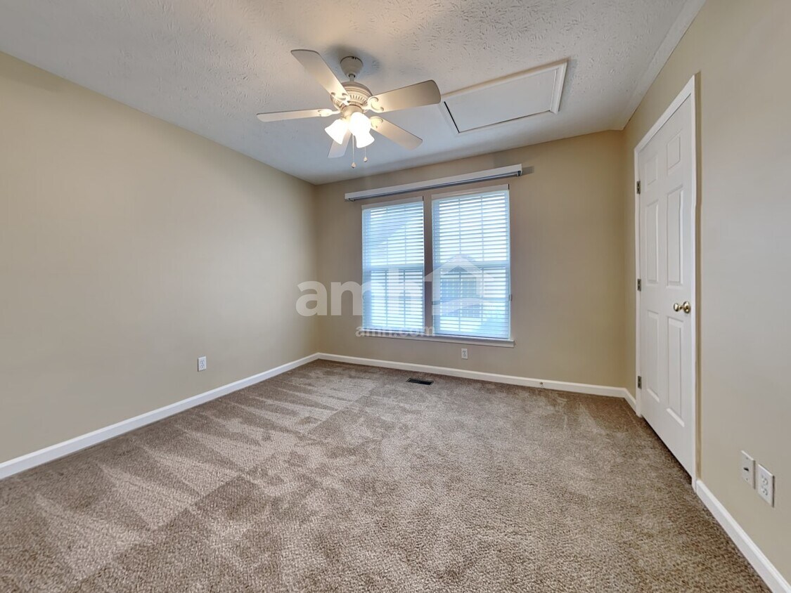 Building Photo - 8000 Trinity Shore Cir