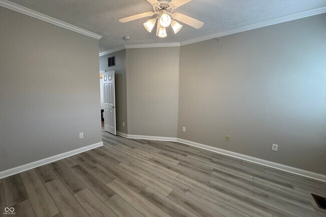 Building Photo - 1442 Oakhill Dr