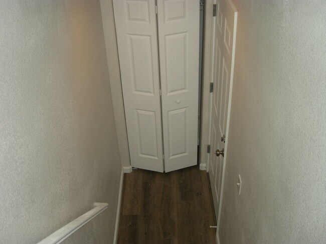 Building Photo - Two Bedroom, Two and a Half Bath Townhome ...