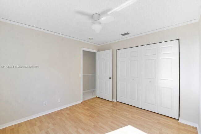 Building Photo - 4013 Pine Ridge Ln