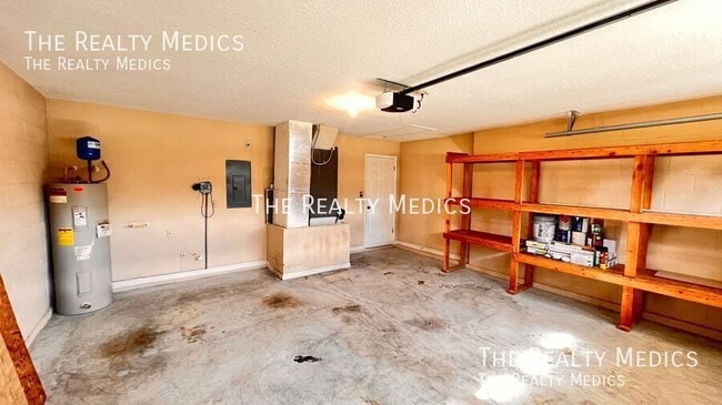 Building Photo - 1481 Woodfern St