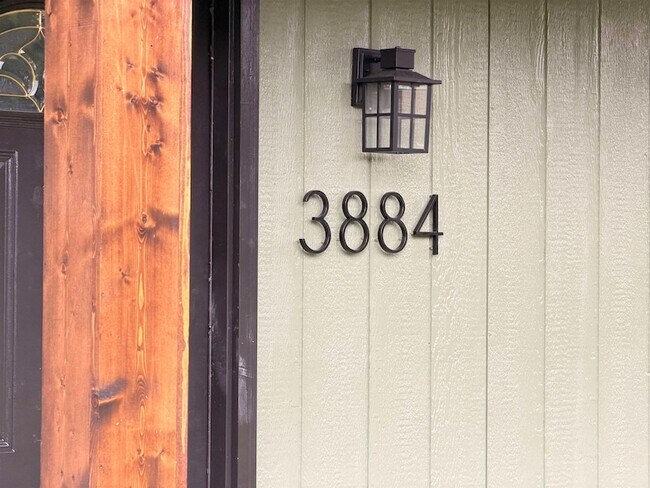 Building Photo - 3884 Kerston Dr