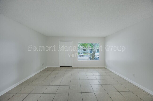 Building Photo - 605 Northlake Blvd