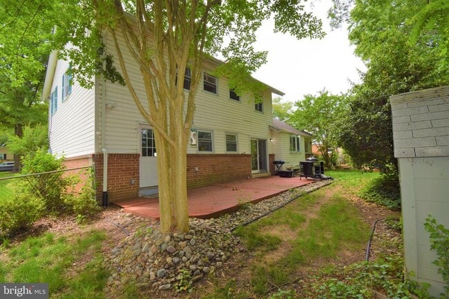 Building Photo - 8519 Wagon Wheel Rd