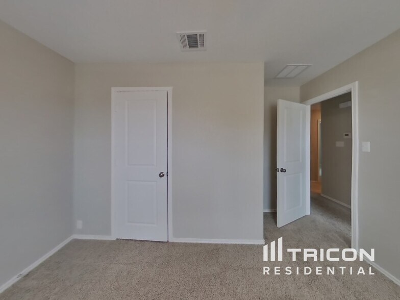 Building Photo - 1222 Cattail Ln