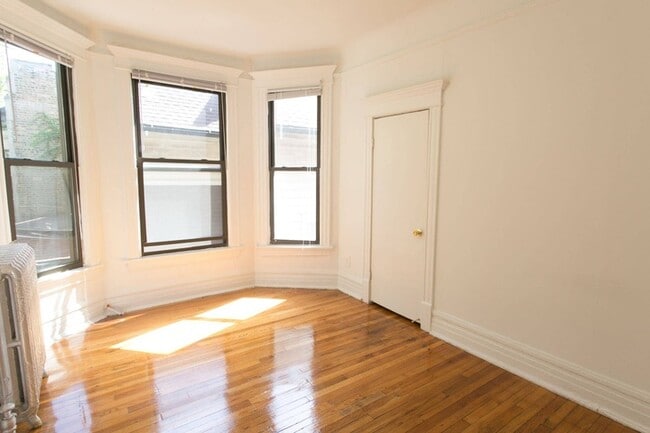 Floorplan - 5401-5403 S. Woodlawn Avenue
