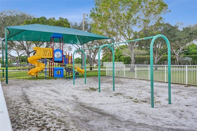 Building Photo - 2421 SW 103rd Way