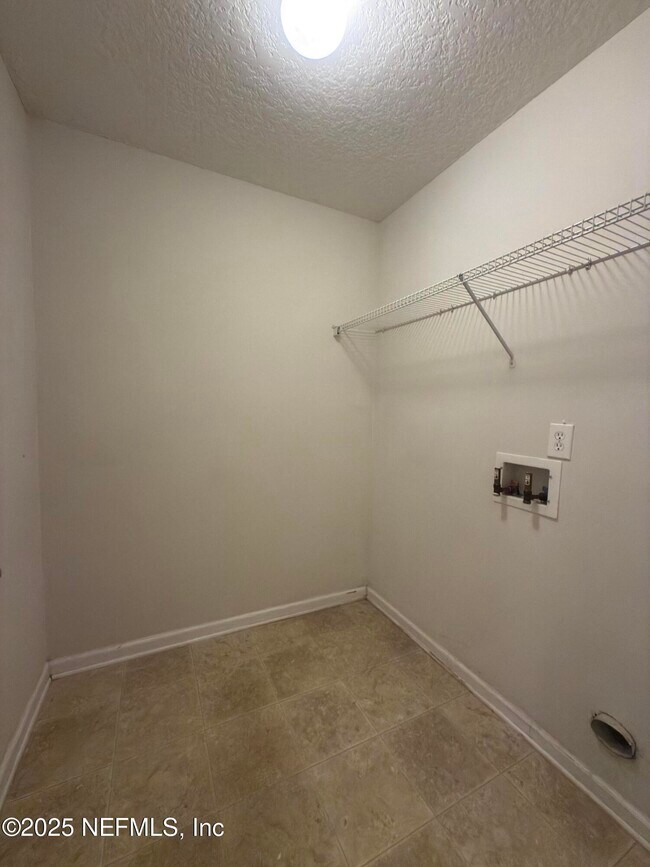 Building Photo - 1324 Wekiva Way