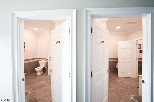 Building Photo - 15433 Bellamar Cir