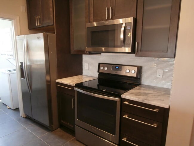 Building Photo - 157 Yacht Club Way